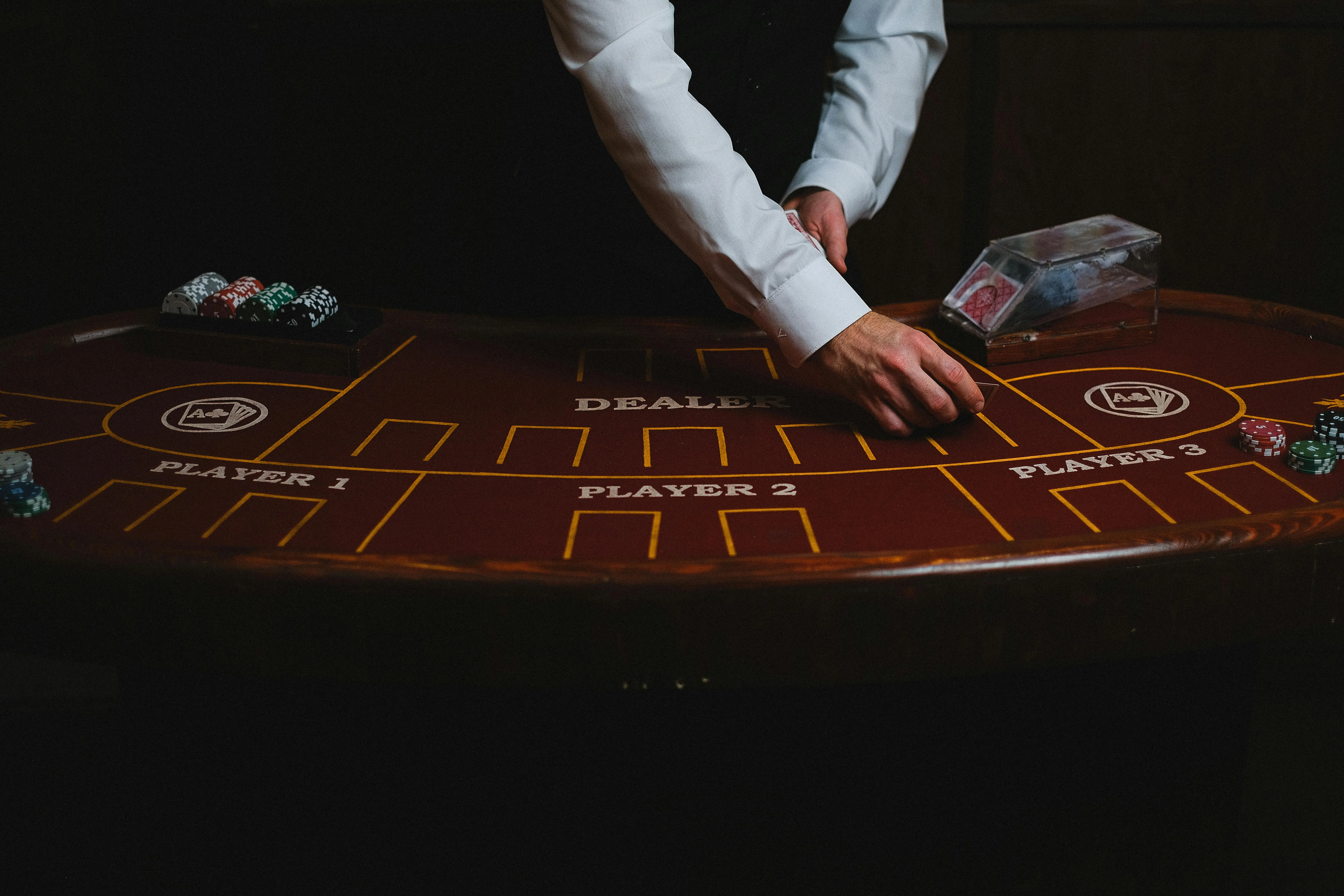 L'ascesa dei giochi con croupier dal vivo: perché stanno conquistando i casinò online nel 2025